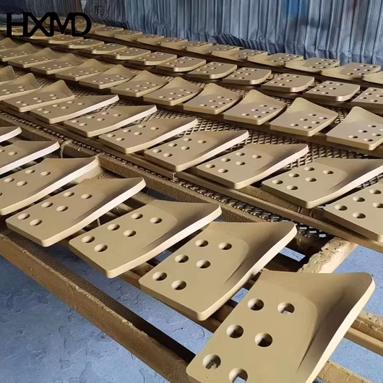 Dente Dh500 della benna dell'escavatore Doosan OEM per punto del dente dei pezzi di ricambio dell'escavatore a cucchiaia rovescia, denti della benna da roccia, 2713